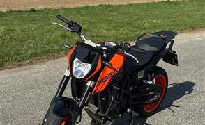KTM Duke 690