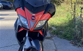 Aprilia SR Max 300