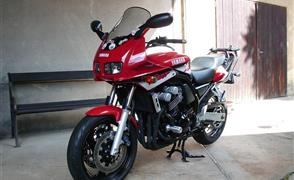 Yamaha FZS 600 Fazer