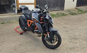 KTM 1390 Super Duke R